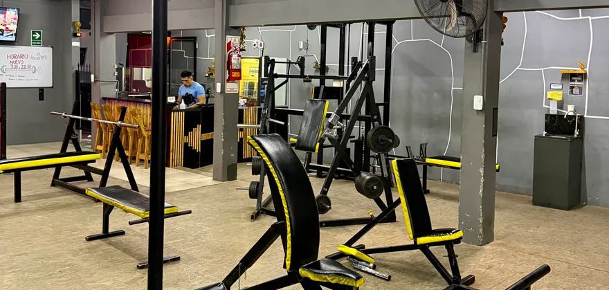 Sala de máquinas de Heracles Gym